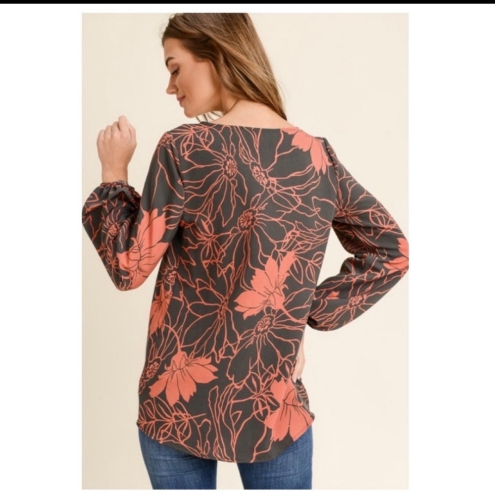 🔥$5🔥FLORAL WOVEN TOP-V NECK FALL PRINT -NEW - Picture 6 of 7